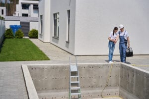 How to Choose a Pool Builder: 8 Questions to Ask